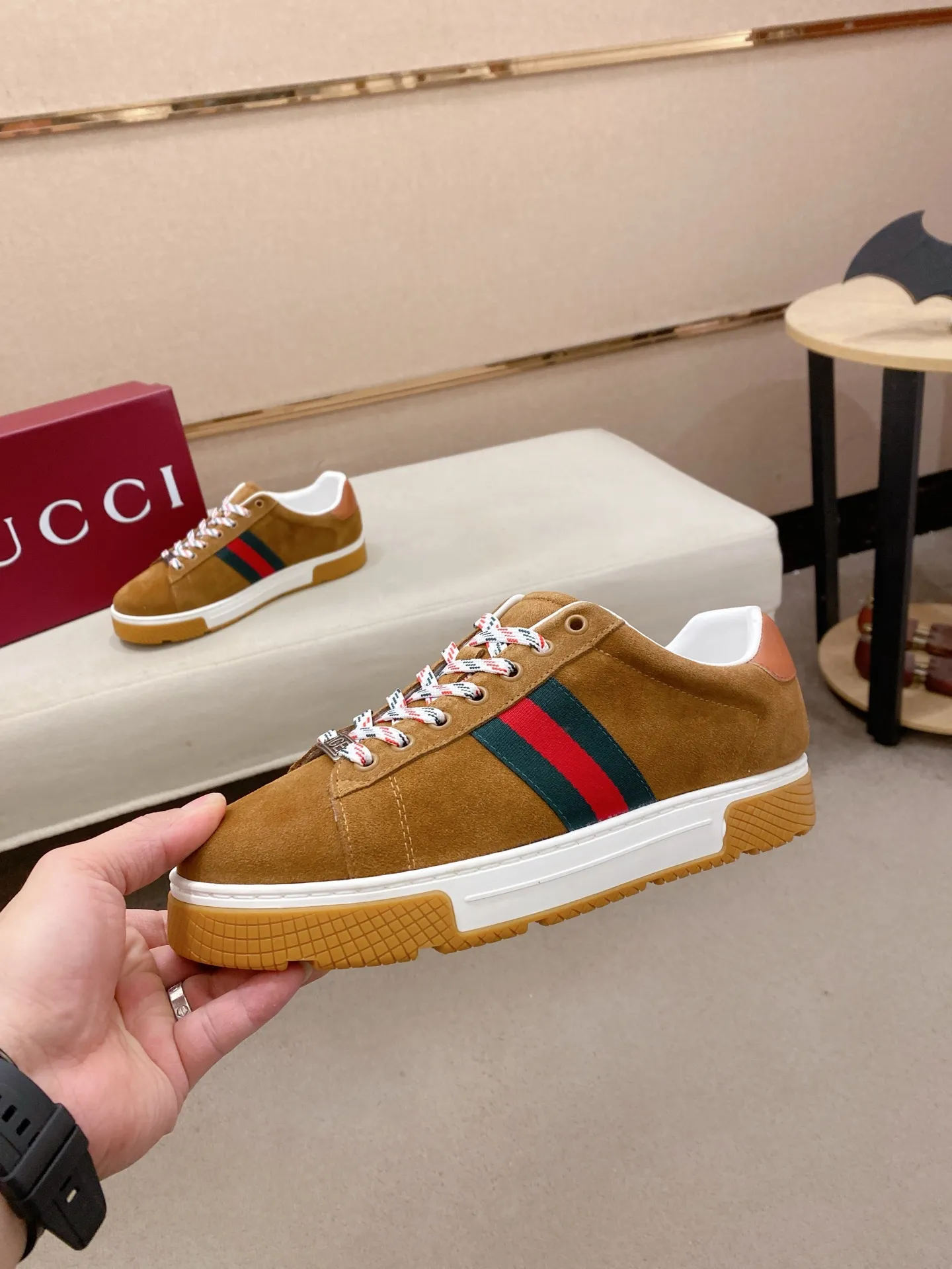 Factory price 442💰New GUCCI (Gucci) counters are available simultaneously, new men's shoes, 😘fabrics are selected imported cowhide, lining: sheepskin lining. 👍🏿 High-end ☄️ air-cushion molded anti-slip rubber outsole, exquisite lines, simple and elegant, comfortable and high-end for leisure travel. Code number: 39 to 44 (45 can be customized and cannot be returned or exchanged)